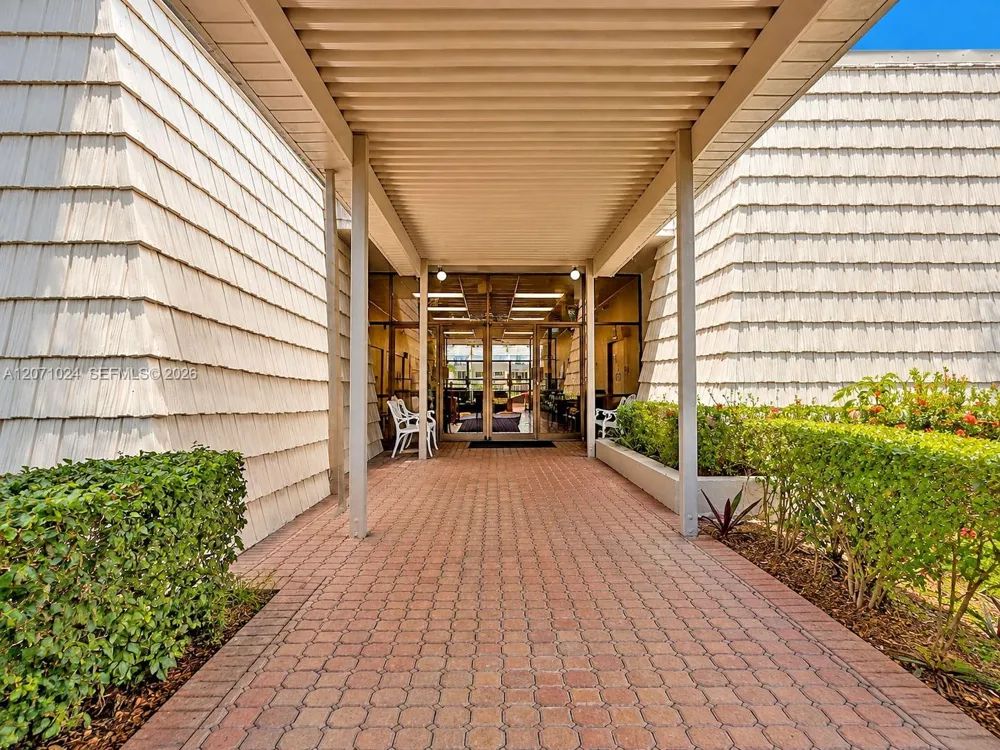 8500 Sunrise Lakes Blvd #201 Sunrise, FL 33322