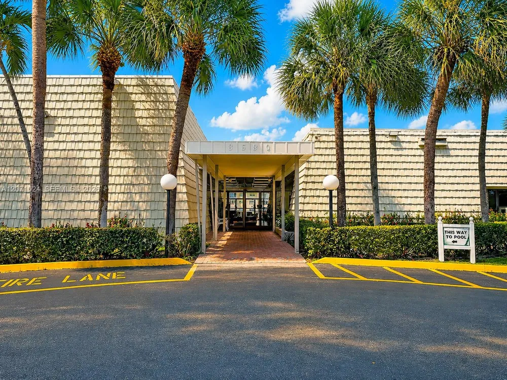 8500 Sunrise Lakes Blvd #201 Sunrise, FL 33322