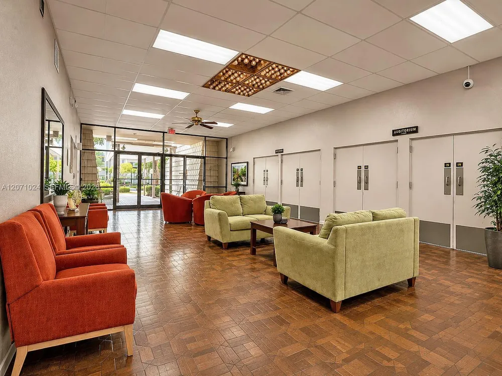 8500 Sunrise Lakes Blvd #201 Sunrise, FL 33322