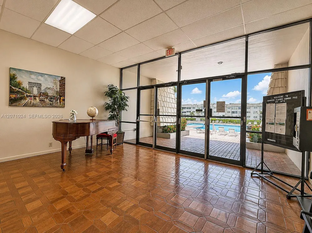 8500 Sunrise Lakes Blvd #201 Sunrise, FL 33322