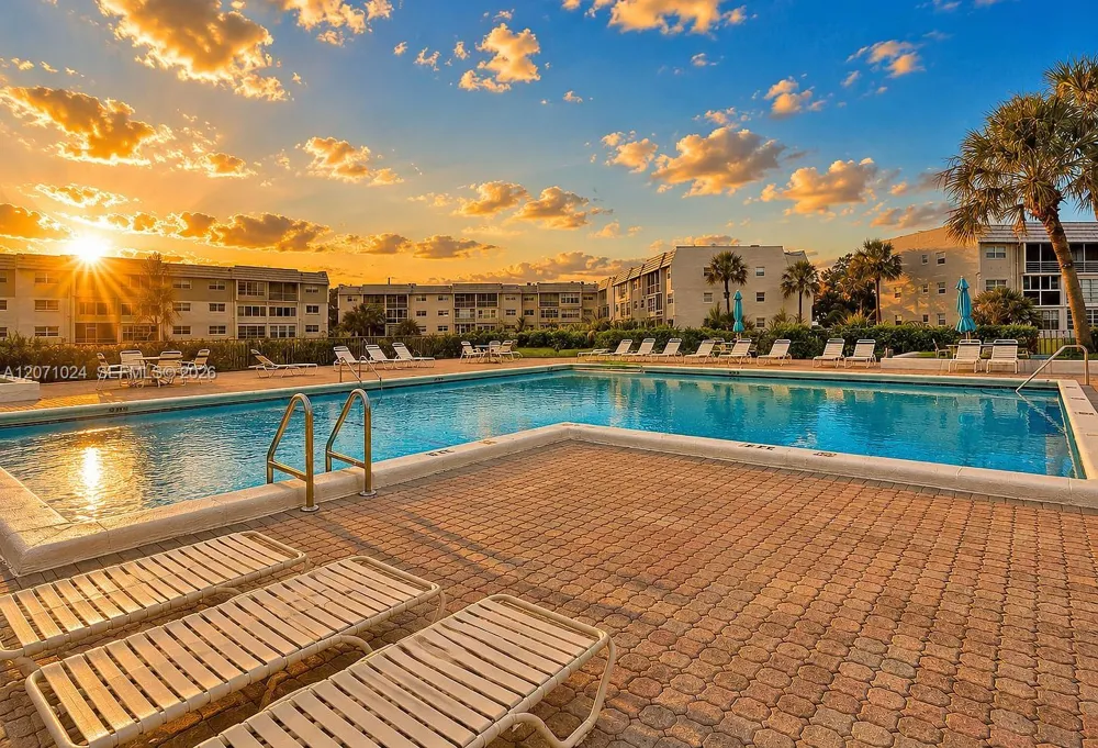 8500 Sunrise Lakes Blvd #201 Sunrise, FL 33322