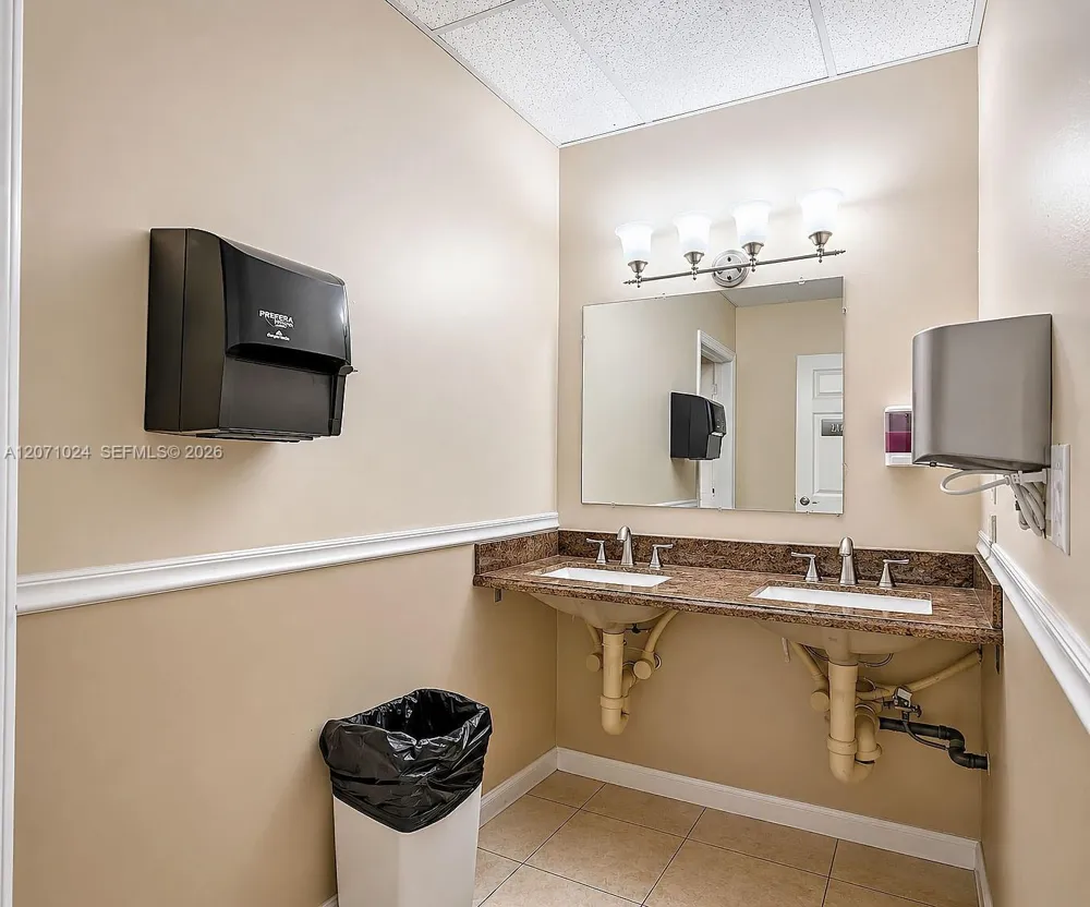 8500 Sunrise Lakes Blvd #201 Sunrise, FL 33322