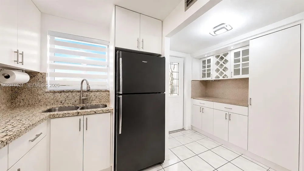 8500 Sunrise Lakes Blvd #201 Sunrise, FL 33322