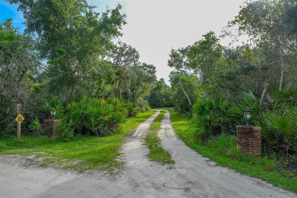 445 POLITE DRIVE Deltona, FL 32725