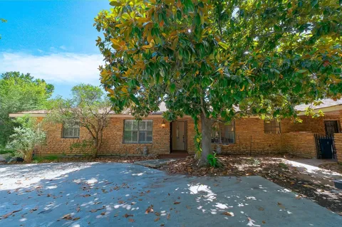 104 Braeburn Circle