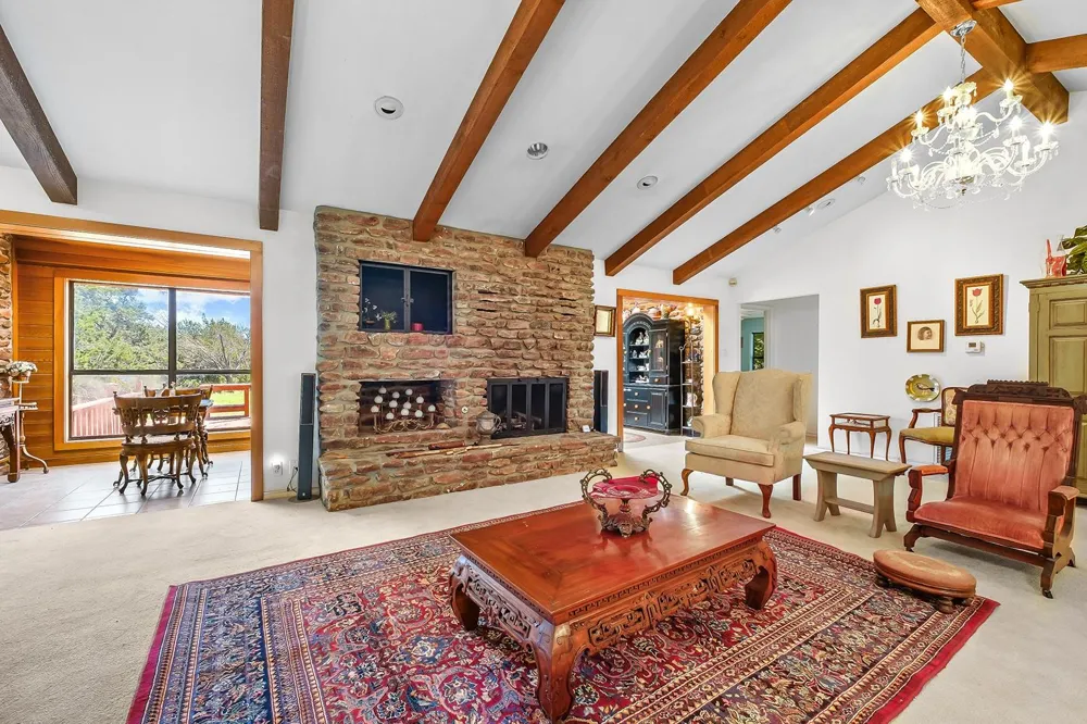 104 Braeburn Circle Kerrville, TX 78028