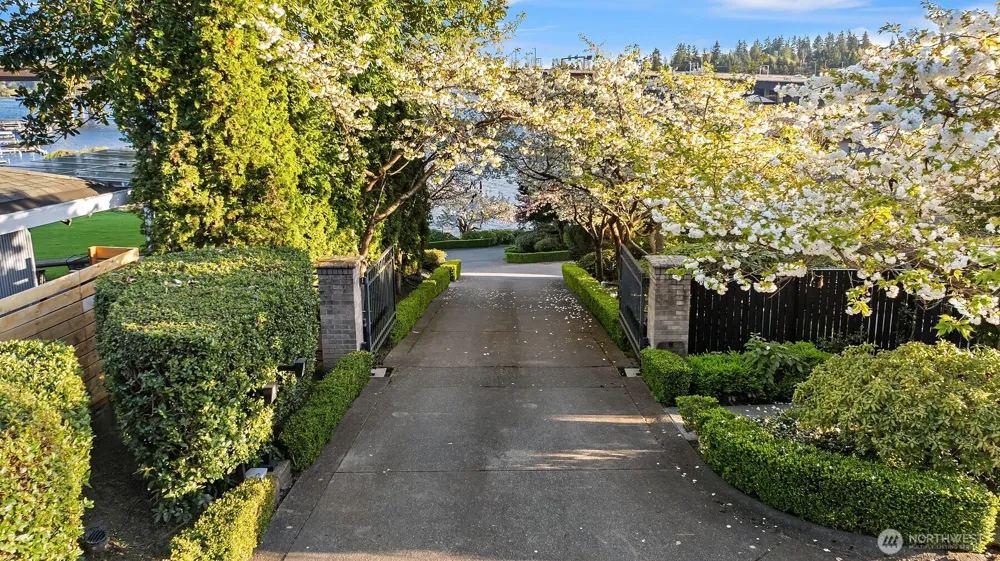 16 Enatai Drive Bellevue, WA 98004