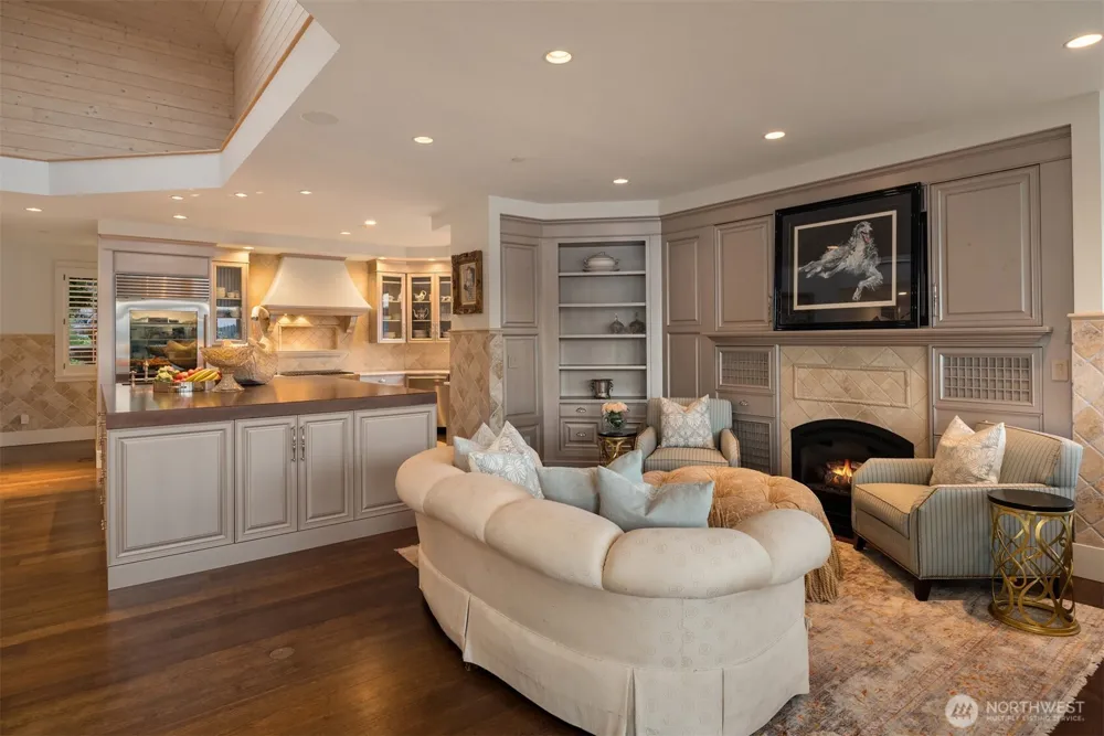 16 Enatai Drive Bellevue, WA 98004