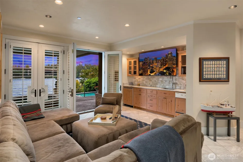 16 Enatai Drive Bellevue, WA 98004