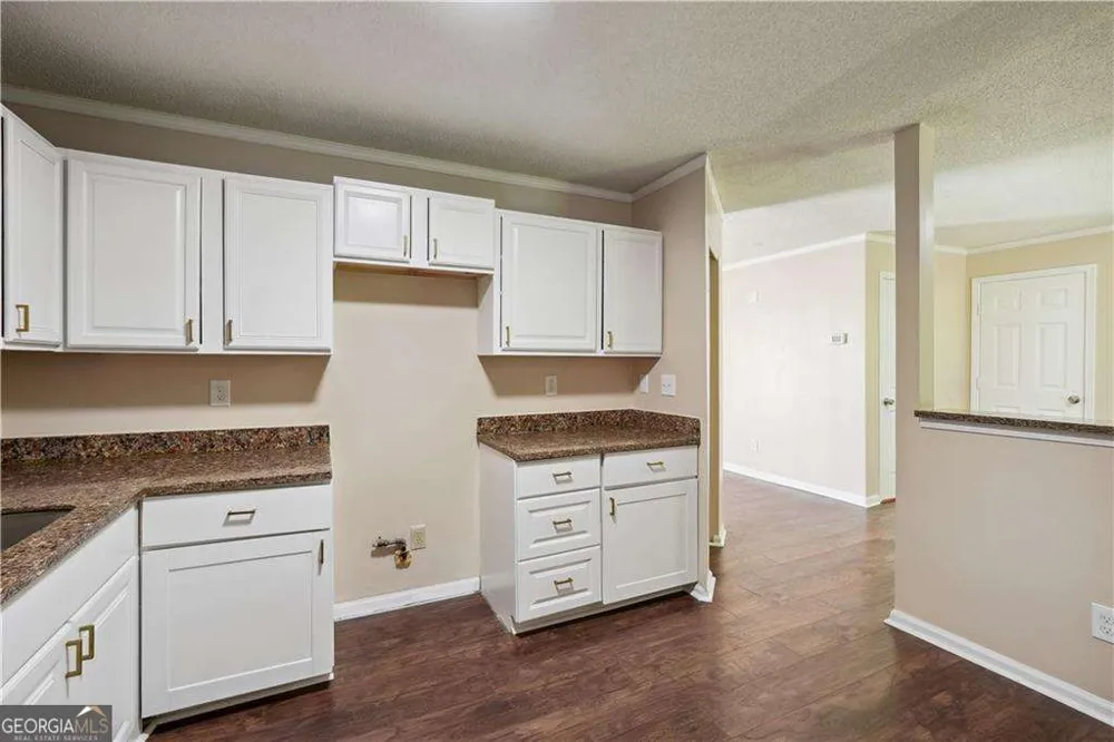 6223 Marbut Farms LN Lithonia, GA 30058