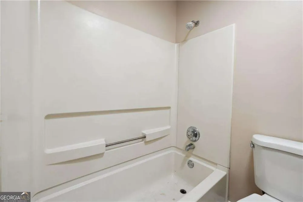 6223 Marbut Farms LN Lithonia, GA 30058