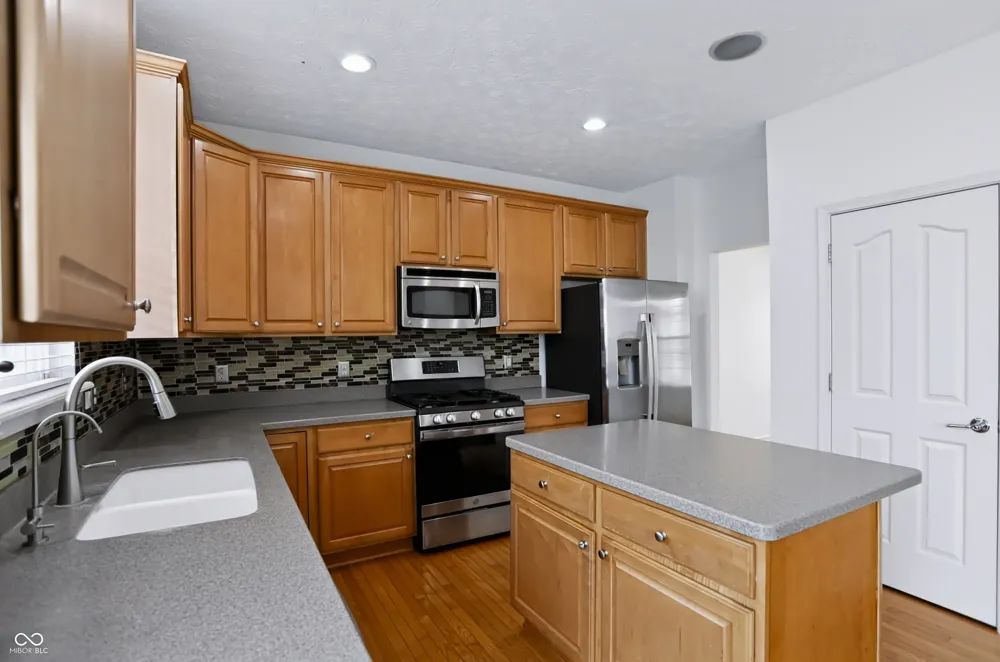 13973 Avalon East Drive Fishers, IN 46037