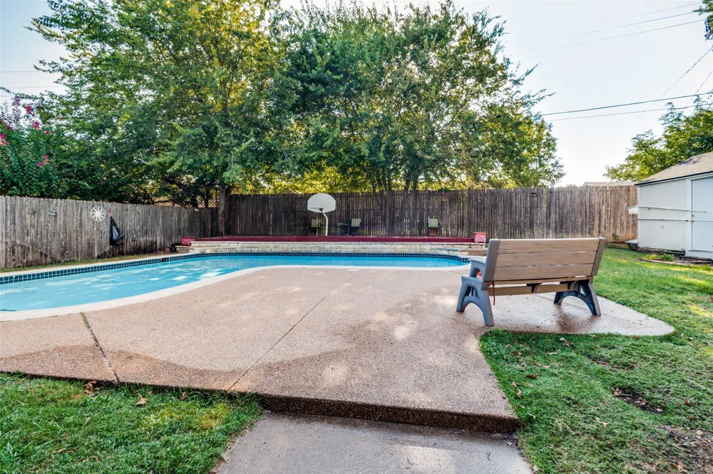 2304 Shady Brook Drive Bedford, TX 76021