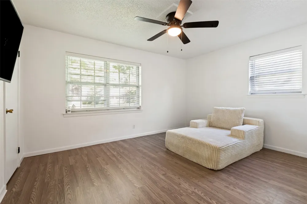 2304 Shady Brook Drive Bedford, TX 76021