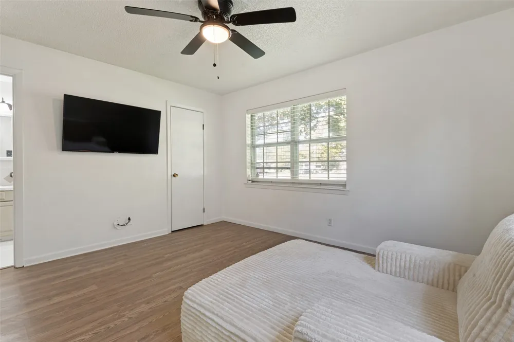 2304 Shady Brook Drive Bedford, TX 76021