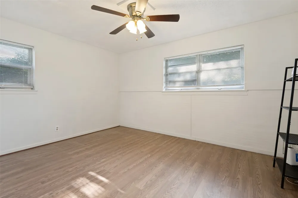 2304 Shady Brook Drive Bedford, TX 76021