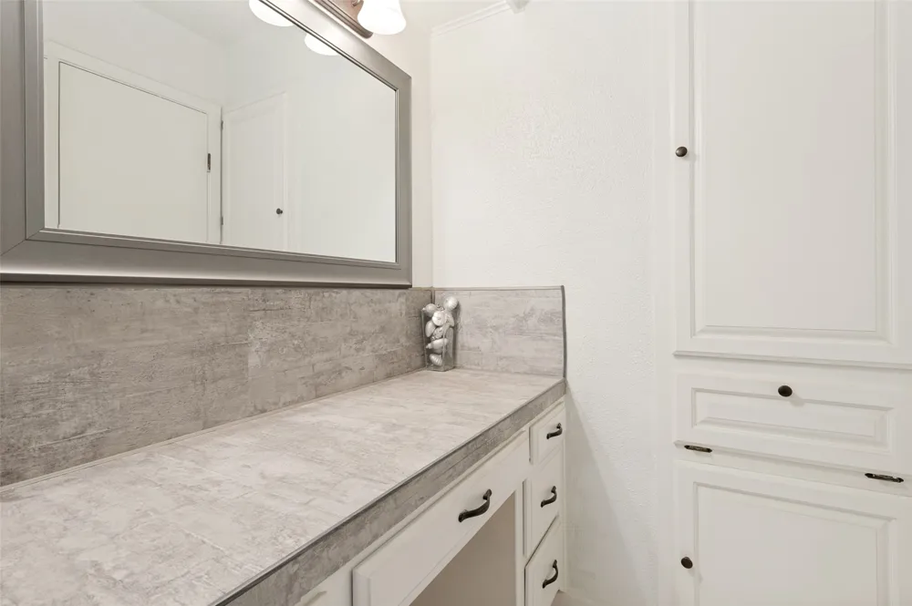 2304 Shady Brook Drive Bedford, TX 76021