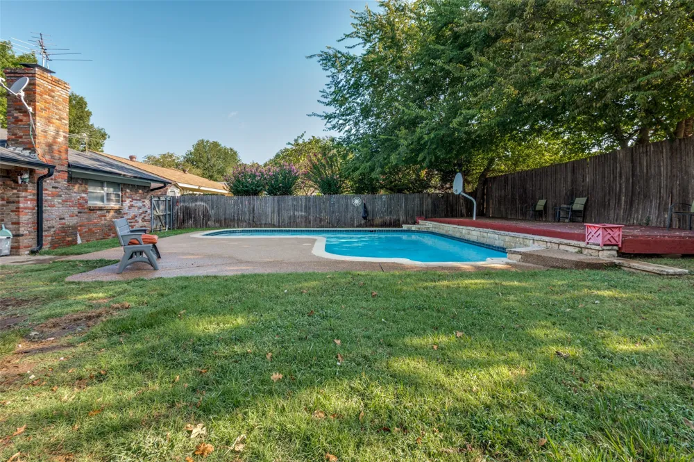 2304 Shady Brook Drive Bedford, TX 76021