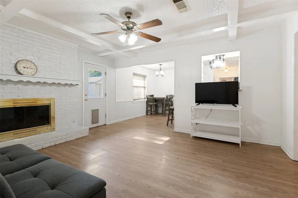 2304 Shady Brook Drive Bedford, TX 76021