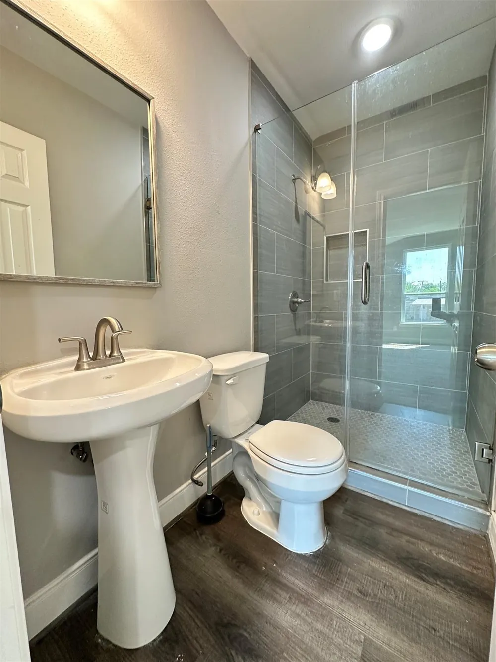 12703 W Hardy Road Houston, TX 77037