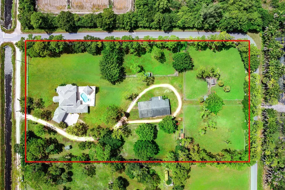 2749 A ROAD Loxahatchee, FL 33470