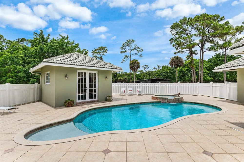 2749 A ROAD Loxahatchee, FL 33470