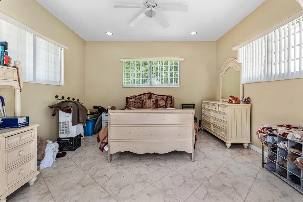 2749 A ROAD Loxahatchee, FL 33470