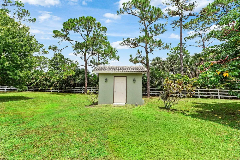 2749 A ROAD Loxahatchee, FL 33470