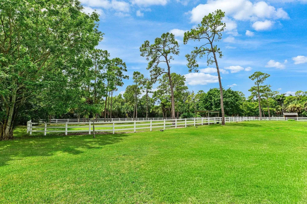 2749 A ROAD Loxahatchee, FL 33470