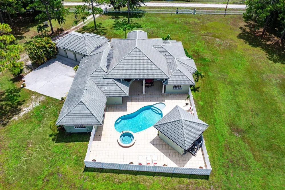 2749 A ROAD Loxahatchee, FL 33470