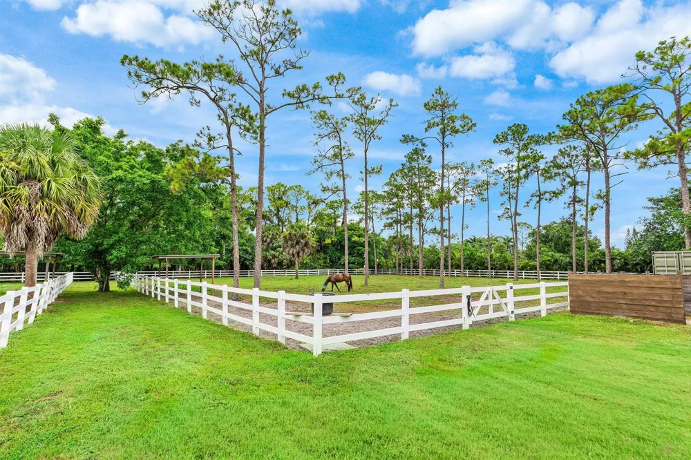 2749 A ROAD Loxahatchee, FL 33470