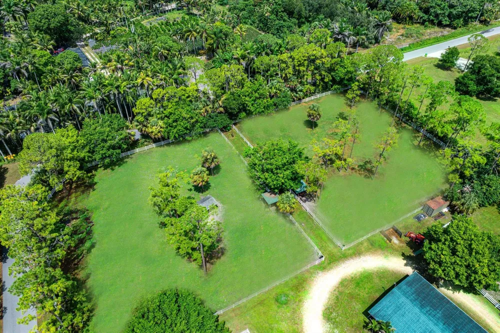 2749 A ROAD Loxahatchee, FL 33470