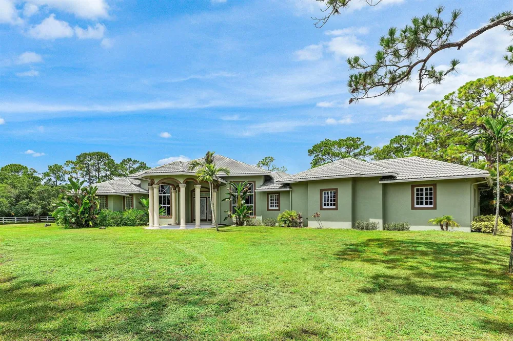 2749 A ROAD Loxahatchee, FL 33470