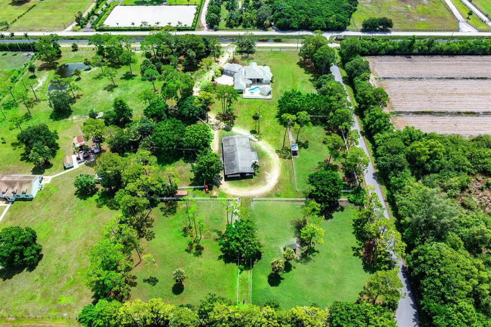 2749 A ROAD Loxahatchee, FL 33470