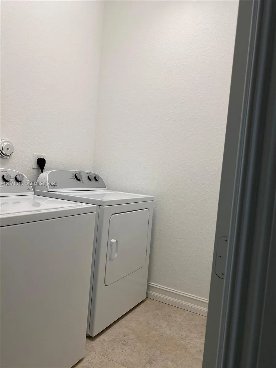 11362 SW 15th St Pembroke Pines, FL 33025