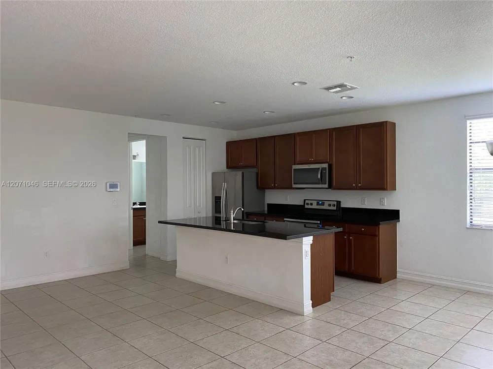 11362 SW 15th St Pembroke Pines, FL 33025