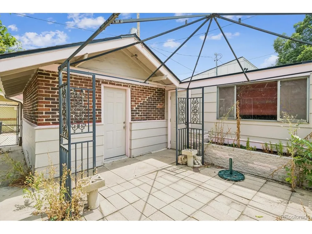 3828 Wyandot Street Denver, CO 80211