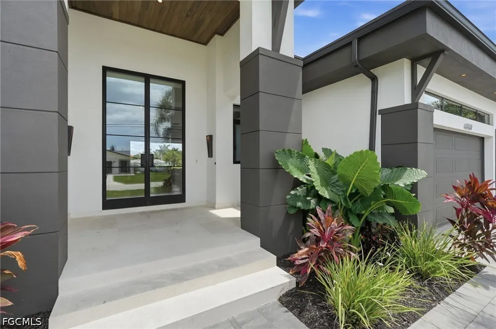 Seville Court Cape Coral, FL 33904