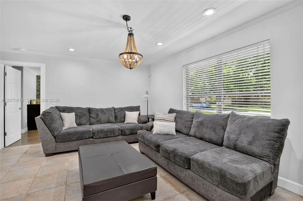 4225 NW 7th Pl Deerfield Beach, FL 33442