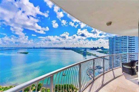 1750 Bayshore Dr #2202