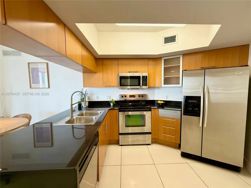 1750 Bayshore Dr #2202 Miami, FL 33132