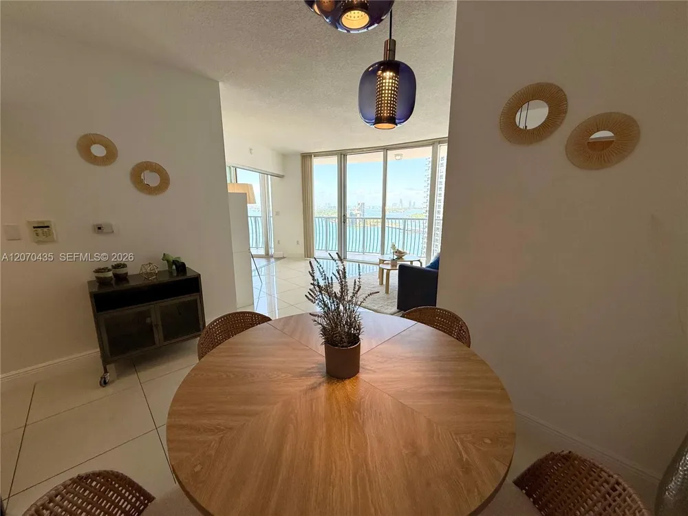 1750 Bayshore Dr #2202 Miami, FL 33132