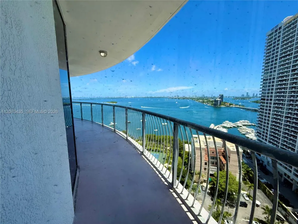 1750 Bayshore Dr #2202 Miami, FL 33132