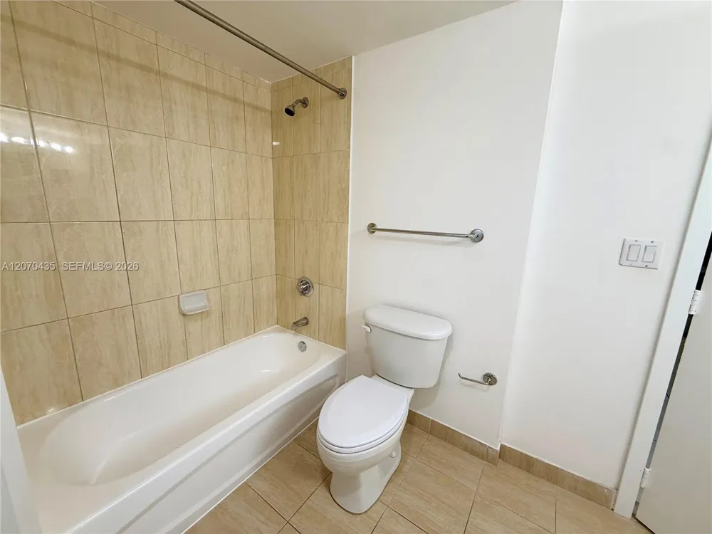 1750 Bayshore Dr #2202 Miami, FL 33132