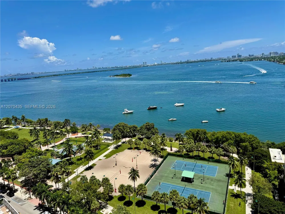1750 Bayshore Dr #2202 Miami, FL 33132