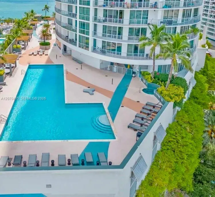 1750 Bayshore Dr #2202 Miami, FL 33132