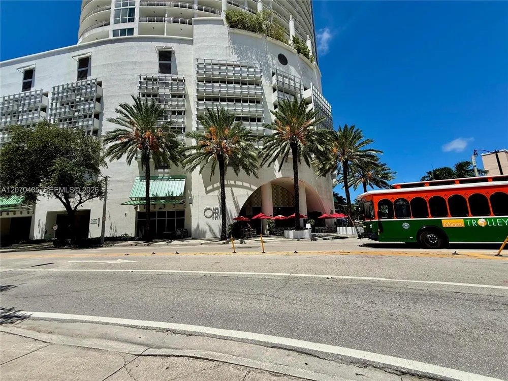 1750 Bayshore Dr #2202 Miami, FL 33132