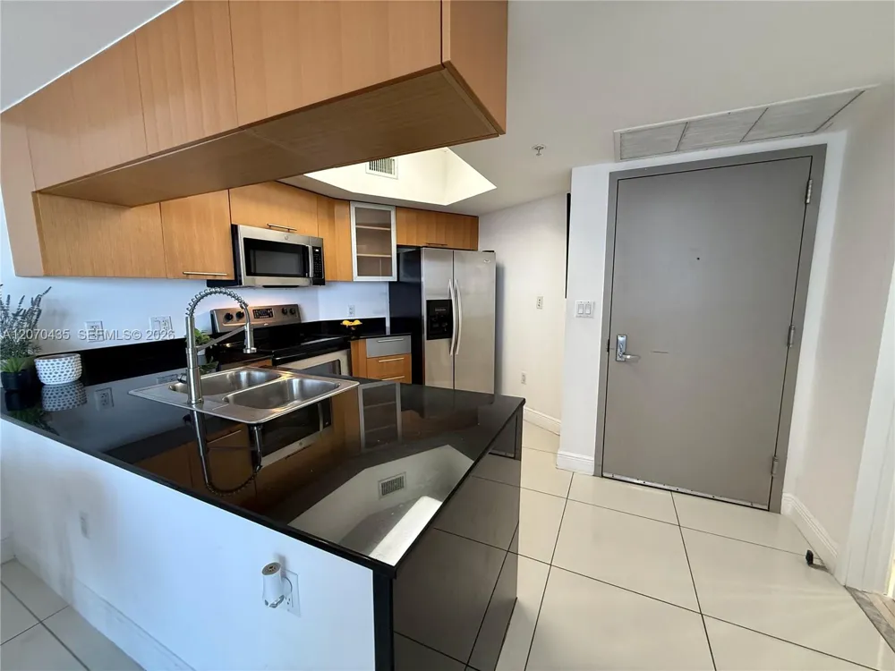 1750 Bayshore Dr #2202 Miami, FL 33132