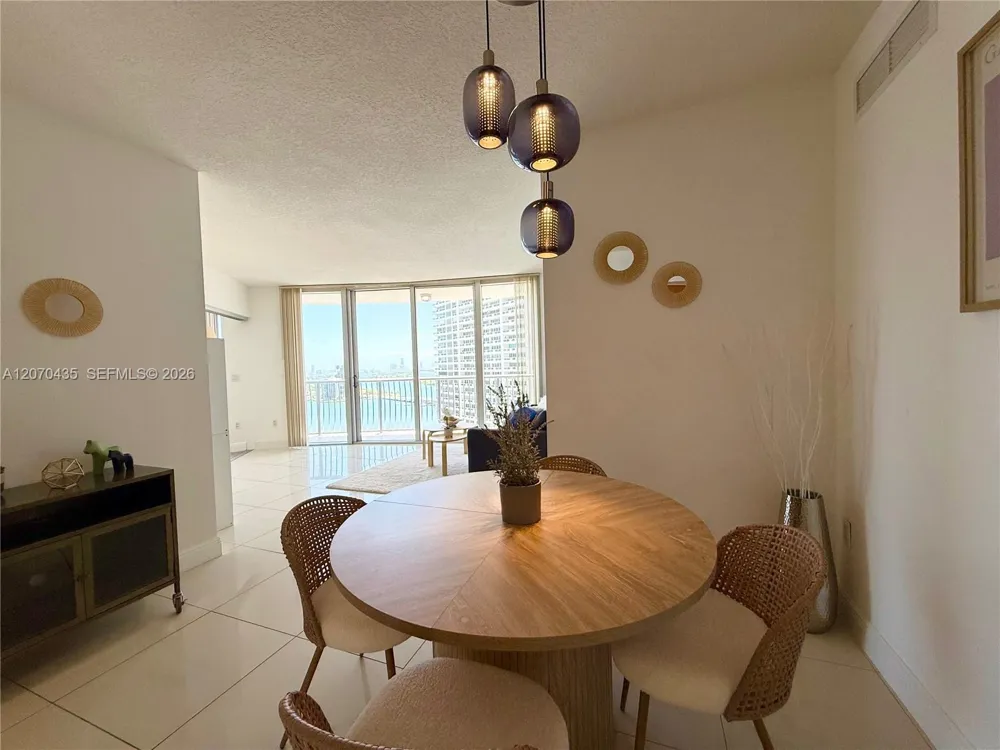1750 Bayshore Dr #2202 Miami, FL 33132