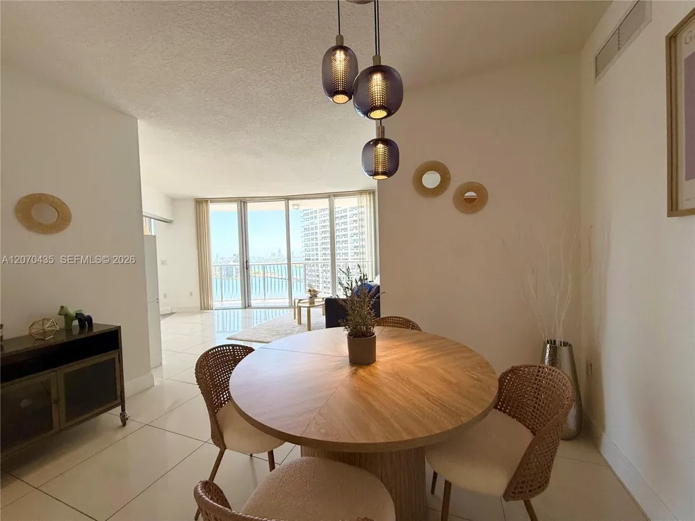 1750 Bayshore Dr #2202 Miami, FL 33132
